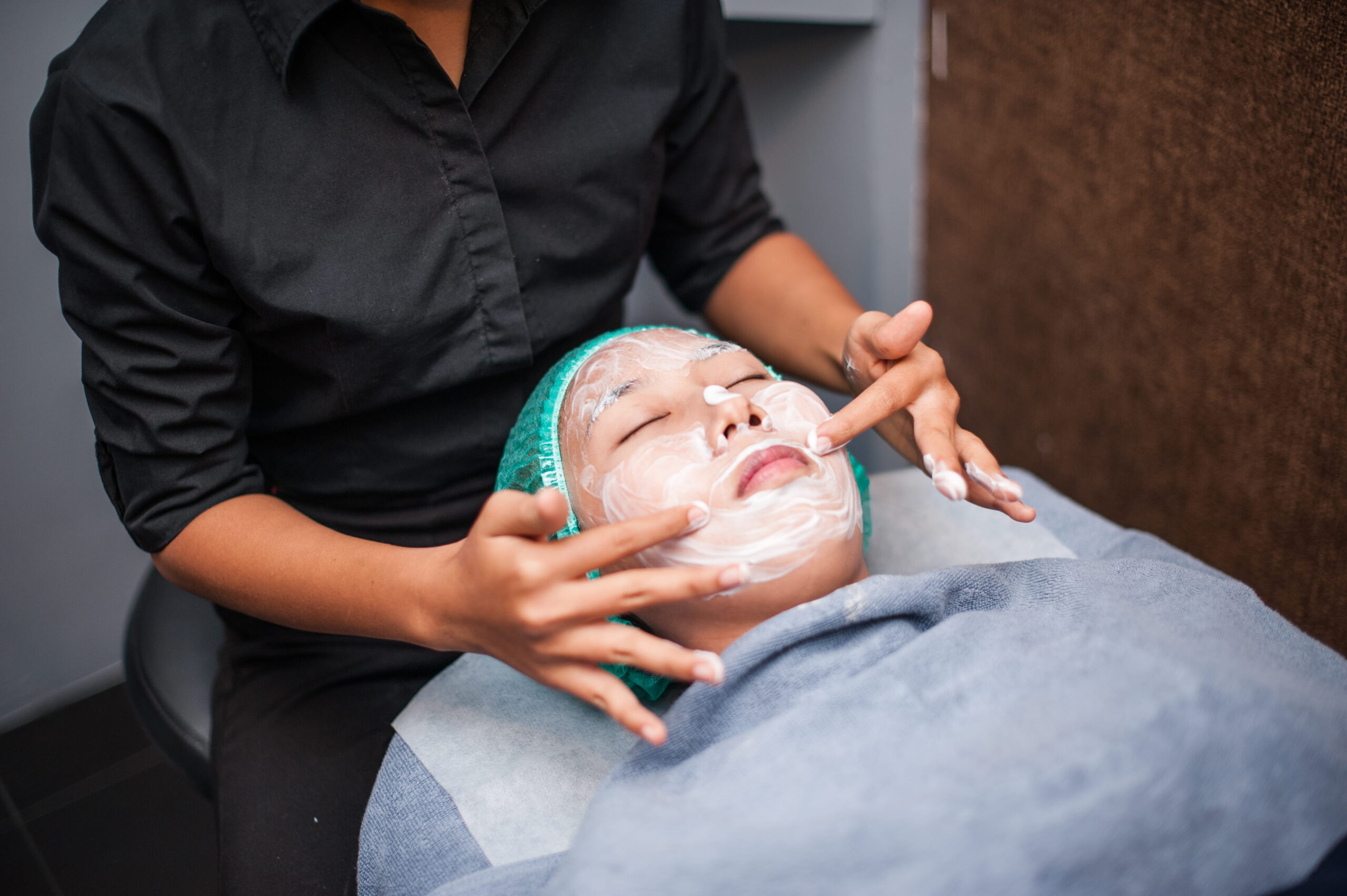 Express Facials Jasper: Glowing & Clean Skin in 30 Mins!